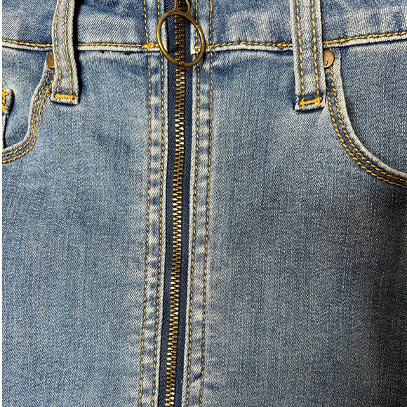 Rescent Rive Denim Skirt with Full Front Zipper Raw Hem Size 30 - Picture 2 of 5